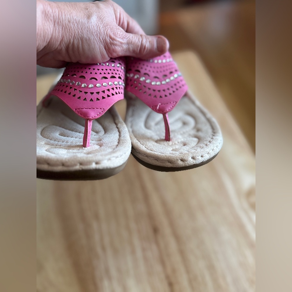 Cliffs by White Mountain Hot Pink‎ Sandals - Picture 4 of 5